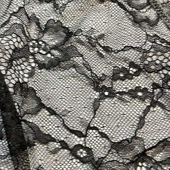 Victoria’s Secret Womens Very Sexy High Neck  Sheer Blk Lace Bralette Sz 34C - Picture 6 of 7